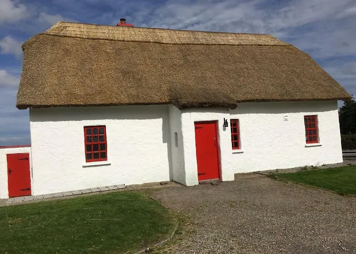 Dunguaire Thatched Cottages